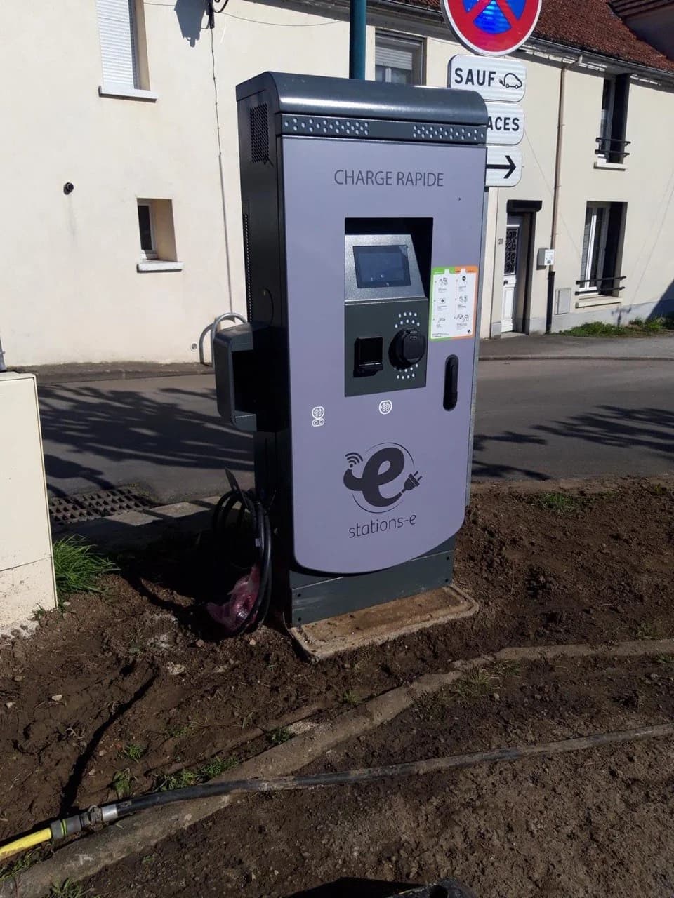 Borne DC sur voie publique