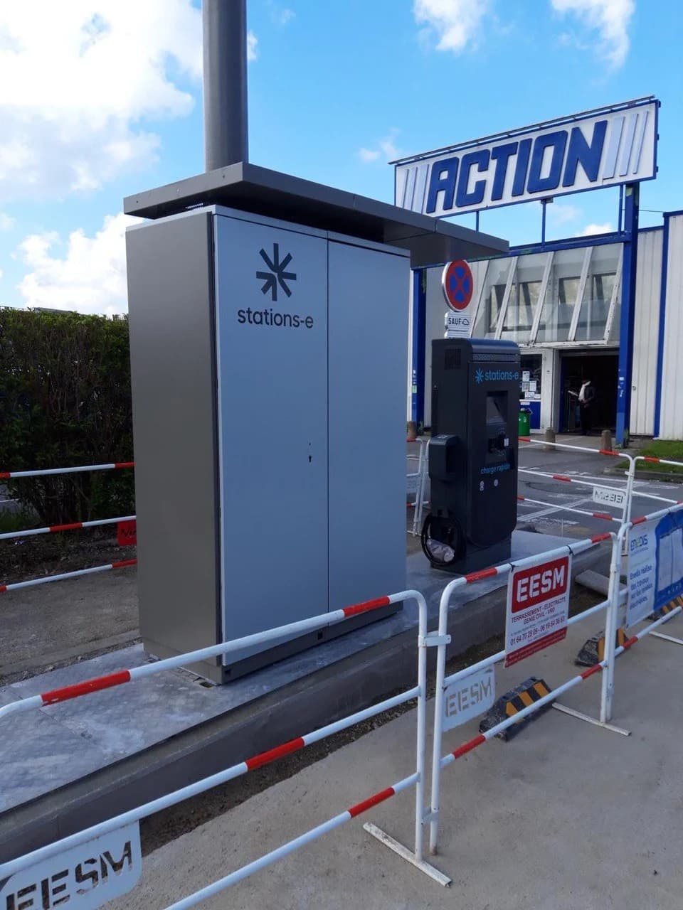 Station DC commerce / aire de charge