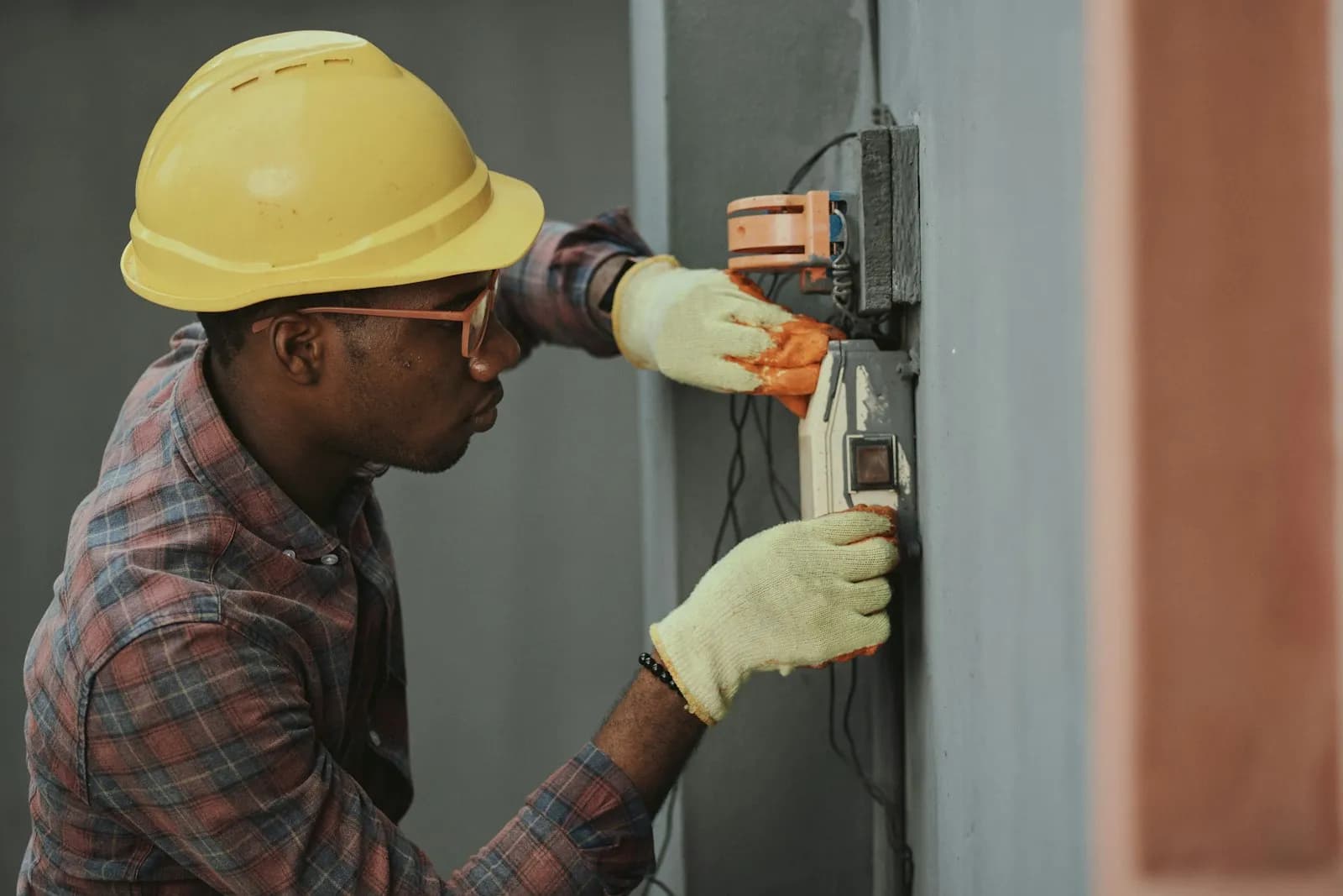 Tableau électrique professionnel -- maintenance préventive